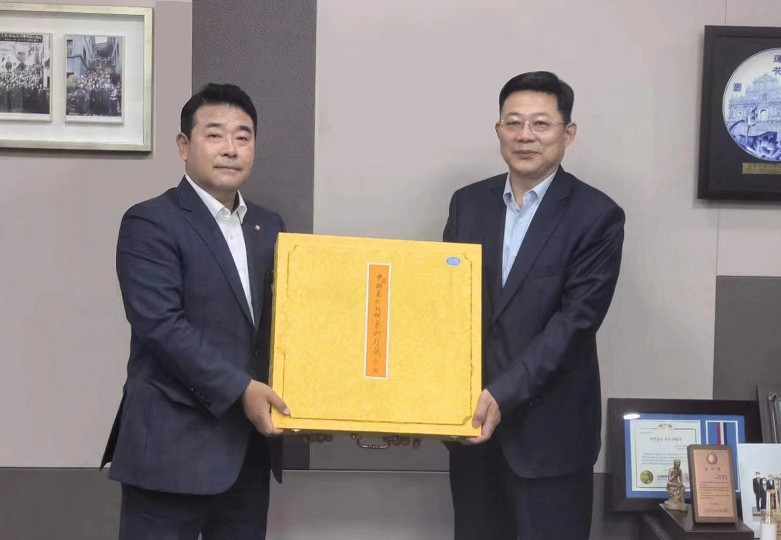 �������ں���ù�����Ա������Ԥ�����ر�ίԱ�������Ӷ����߷ø���Ψ���ܲ�