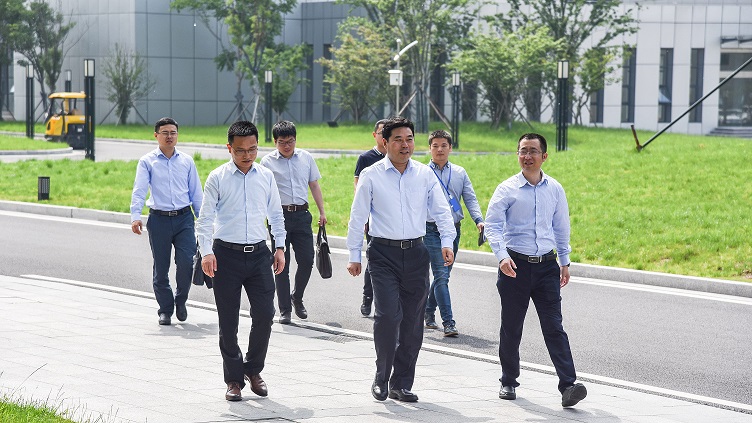 ������������ϣ���������ơ�����ϣ���������ν��е���